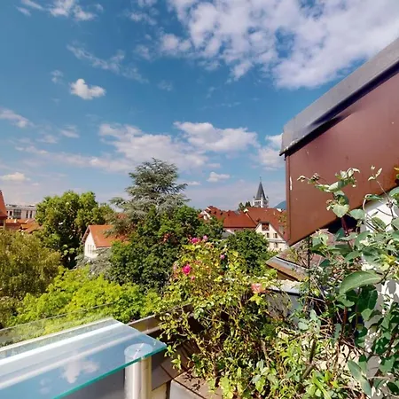 L'agathe-vieille Pietonne Apartment *